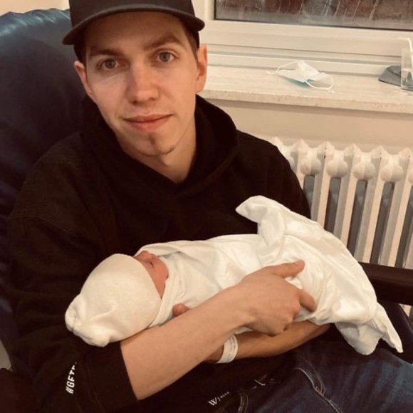 Meet your Posher, Jonathan - Picture 1 of 1